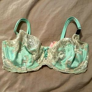 Victoria’s Secret Bra 36 DD turquoise lace
